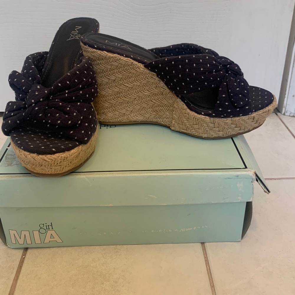MIA Girl Navy dot Slides